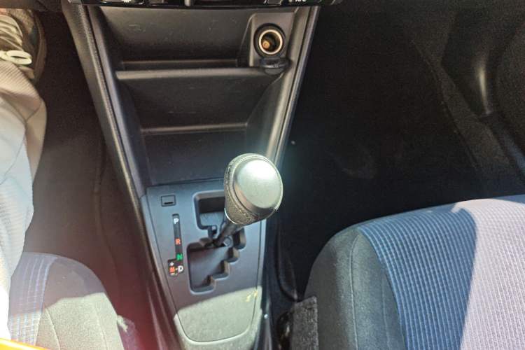 Used Toyota YARiS L Zhi Xiang 2017 1.5E CVT Dynamic Edition Gear Lever