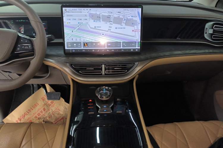 Used Denza D9 2024 DM-i 1050 Luxury Model Audio And AC Panel