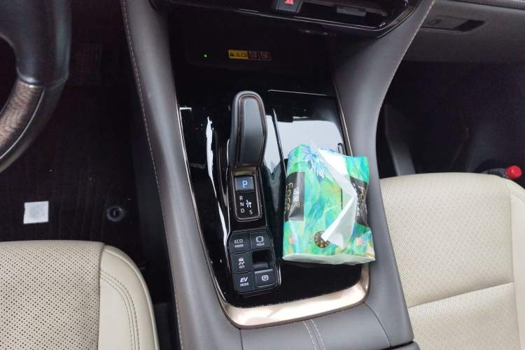Used Toyota Alphard 2024 Dual-Engine 2.5L Prestige Edition
