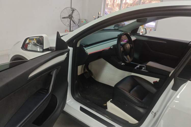 Used Tesla Model Y 2023 Rear-Wheel-Drive Version Driver Seat