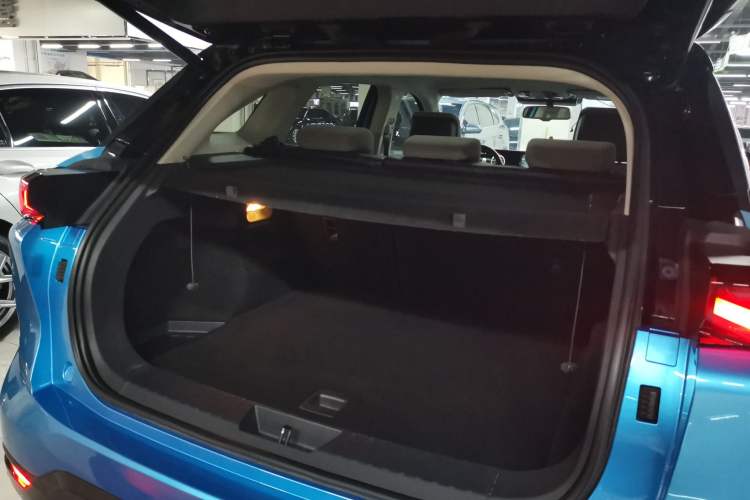 Used Bestune E01 2020 Spatial Curvature Type Trunk