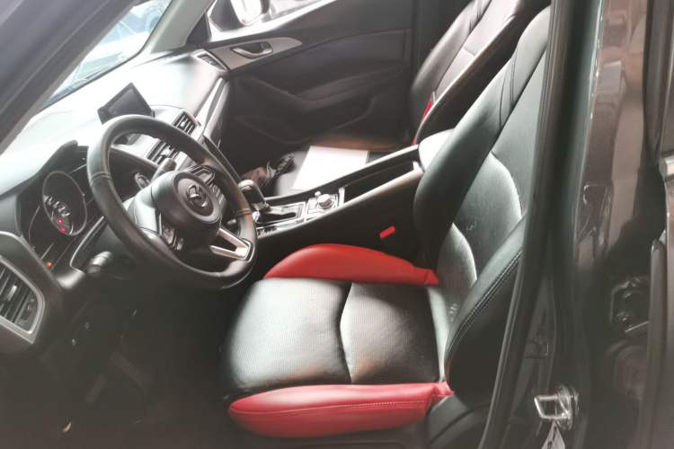 Used Mazda 3 Axela 2017 Sedan 1.5L Automatic Luxury Model Emission Standard China V
