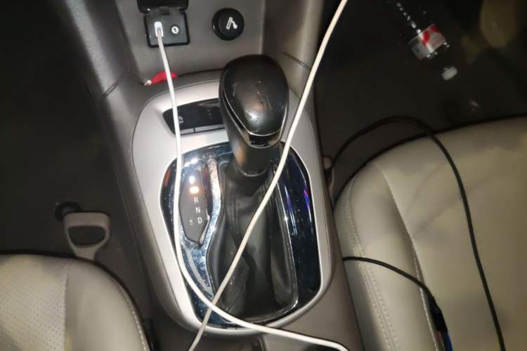 Used Chevrolet Cruze 2016 1.5L Automatic Stylish Sunroof Version Gear Lever