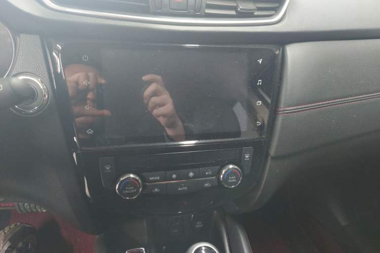 Used Nissan Qashqai 2023 Classic 2.0L CVT XV Comfort Edition Audio And AC Panel