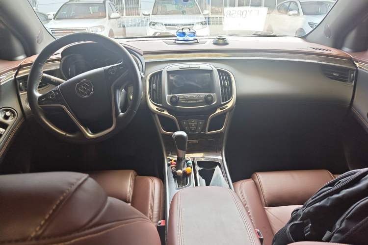 Used Buick LaCrosse 2013 2.4L SIDI Elite Comfort Version Center Console