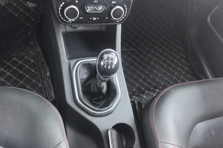 Used FAW Senya R7 2016 1.6L Manual Smart Version
