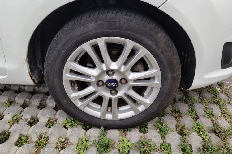 Used Ford Fiesta 2013 Sedan 1.5L Automatic Fashion Edition

