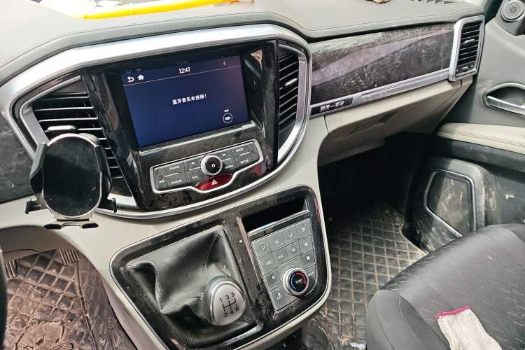 Used JAC Refine M4 2016 2.0L Manual Luxury Version