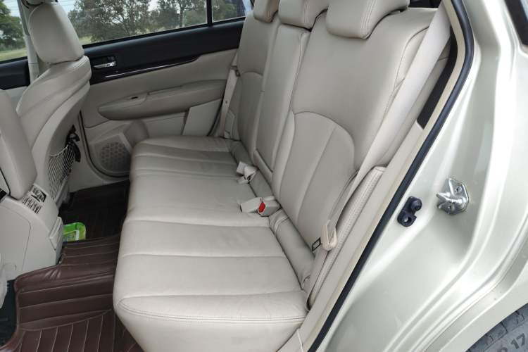 Used Subaru Outback 2012 2.5i Luxury Edition Left Rear Seat