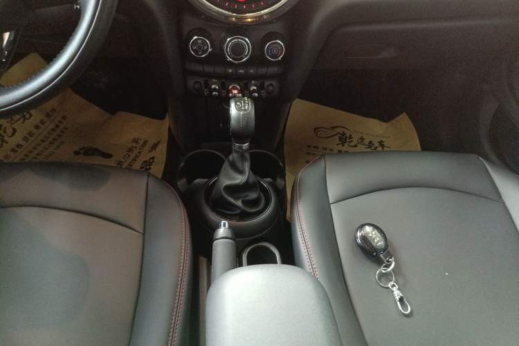 Used MINI 2016 1.2T ONE Five-Door Edition Gear Lever