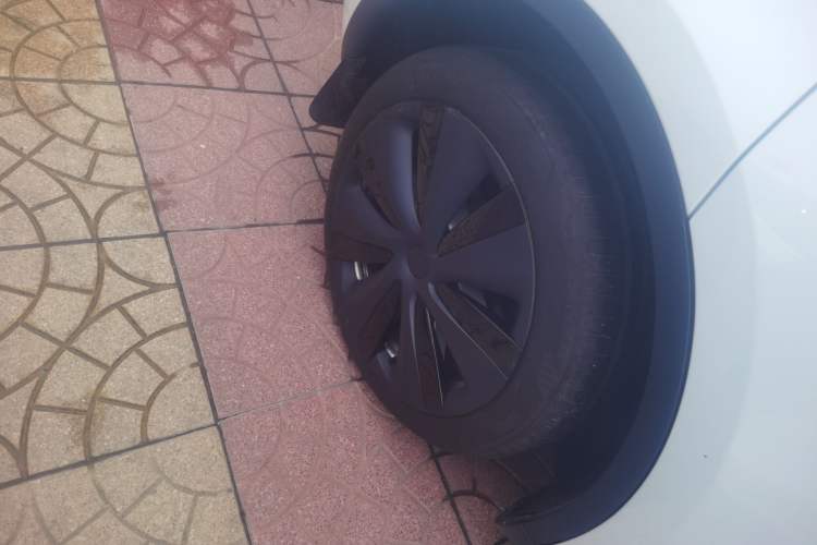 Used Tesla Model Y 2022 Revised Version Long-Range All-Wheel Drive Right Rear Wheel Hub