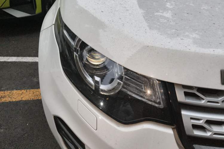 Used Land Rover Discovery Sport 2017 2.0T HSE Right Front Headlight