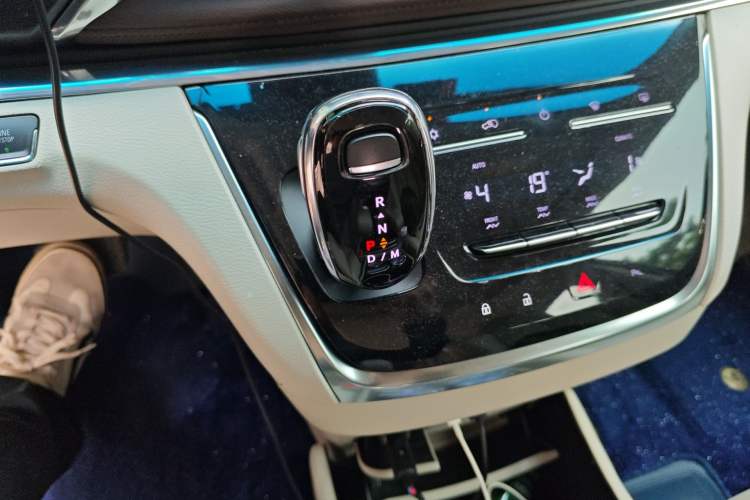 Used Buick GL8 2020 Land Cruiser Executive Class 652T Comfort Model Gear Lever