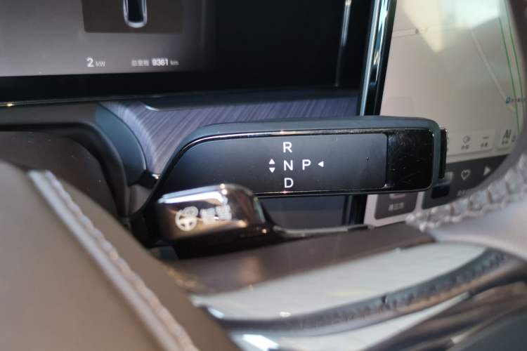 Used Denza Z9 2024 1100 km Four-Wheel Drive Max Version
