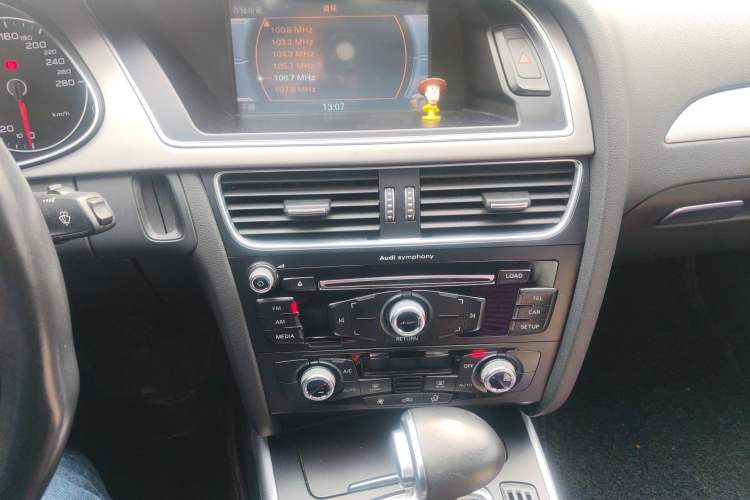 Used Audi A4L 2016 35 TFSI Collector's Edition Automatic Standard Model
