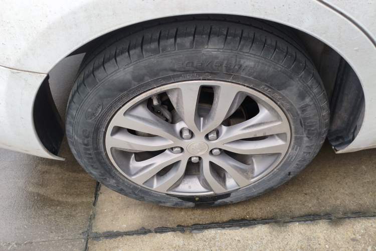 Used Buick GT 2019 18T Automatic Connected Elite Model China VI Standard Right Rear Wheel Hub