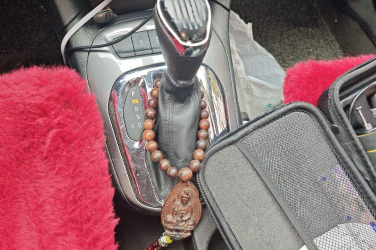 Used Chevrolet Cruze 2016 1.5L Automatic Luxury Edition Gear Lever