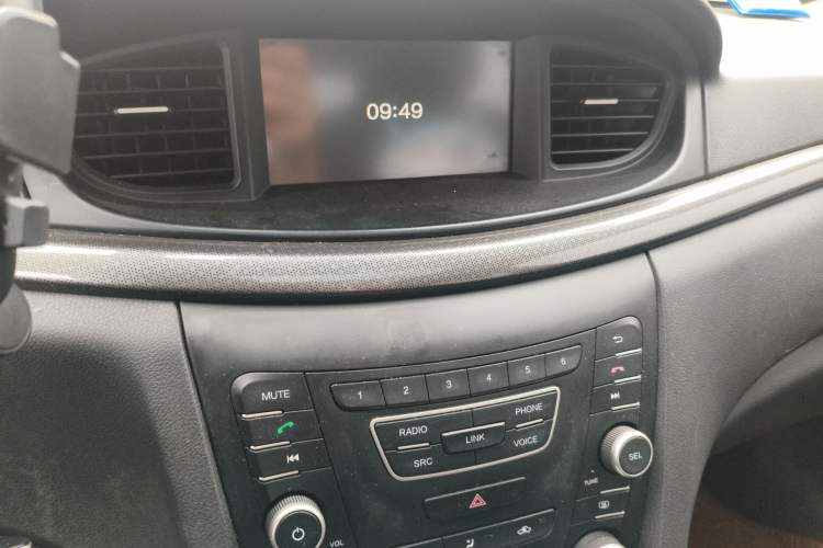 Used Bestune B50 2016 1.4T Automatic Luxury Model Audio And AC Panel