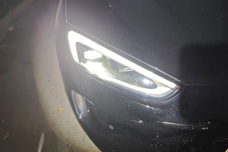 Used Hima AITO M5 2024 Extended-Range Max Rear-Wheel Drive Advanced Intelligent Driving Version Right Front Headlight