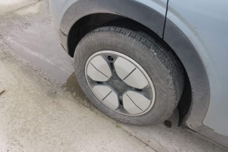 Used Geely Galaxy Geome 2025 310km Youth Edition Right Rear Wheel Hub