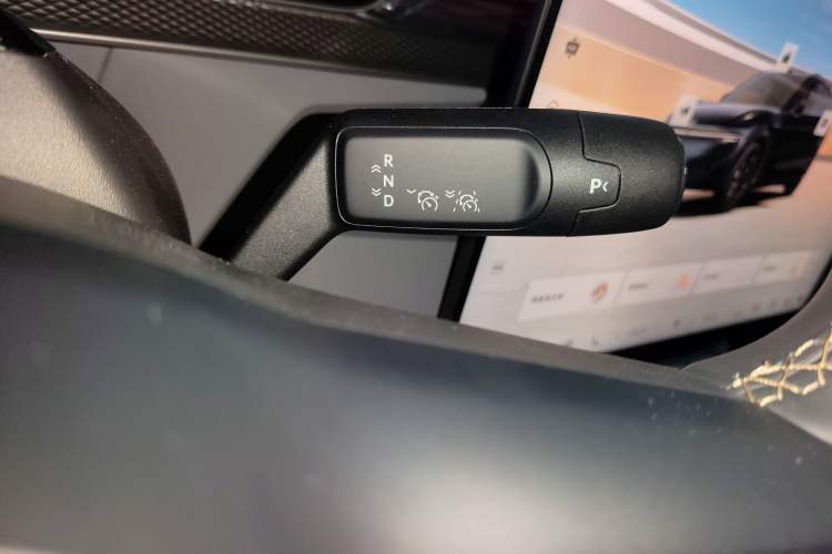 Used Zeekr 7X 2025 100 kWh Long-Range Rear-Wheel Drive with Intelligent Driving Features