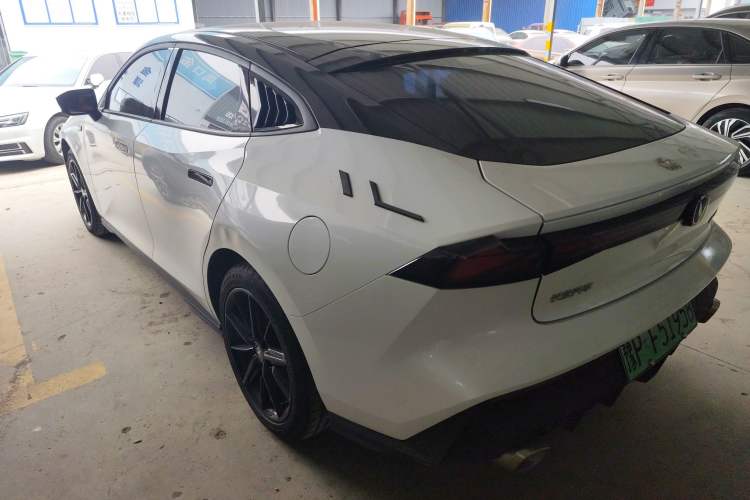 Used Changan UNI-V iDD 2023 Zhidian iDD 1.5T 113km Smart & Fun Version (Rapid Edition)