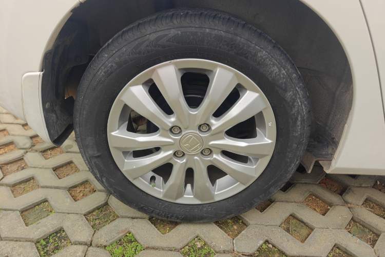 Used Honda Fit 2014 1.5L LX CVT Comfort Model Right Rear Wheel Hub