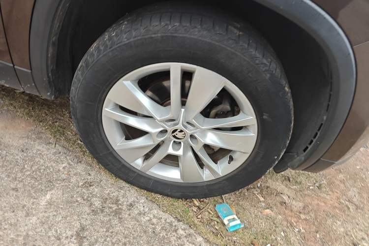 Used Skoda Kodiaq 2018 Facelifted TSI330 5-Seater Two-Wheel-Drive Comfort Edition
