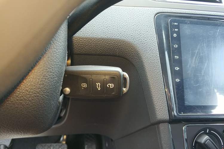 Used Volkswagen Santana 2017 Haval H6 1.6L Automatic Fashion Edition Interior 1