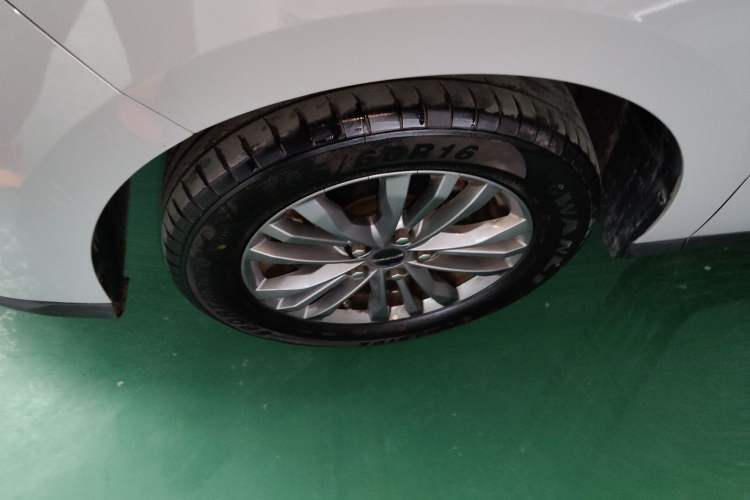 Used SAIC MAXUS G50 2023 PLUS 1.5T Happiness-Recommended Automatic Start Edition Left Front Wheel Hub