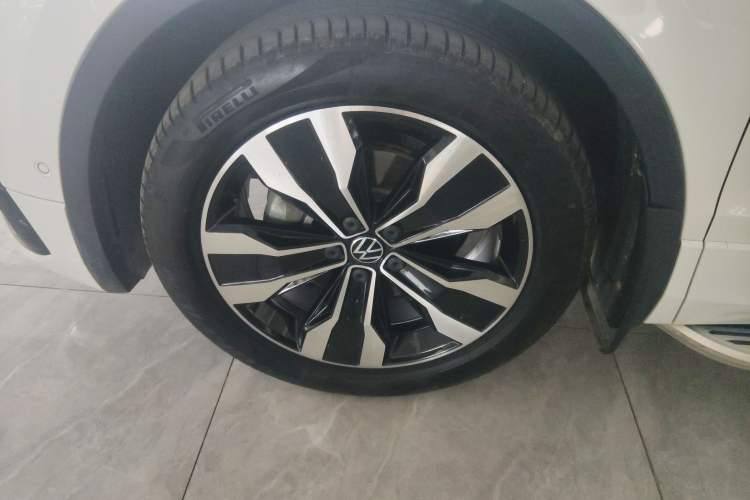 Used Volkswagen Tiguan L 2022 330TSI Automatic Two-Wheel Drive R-Line Enhanced Edition