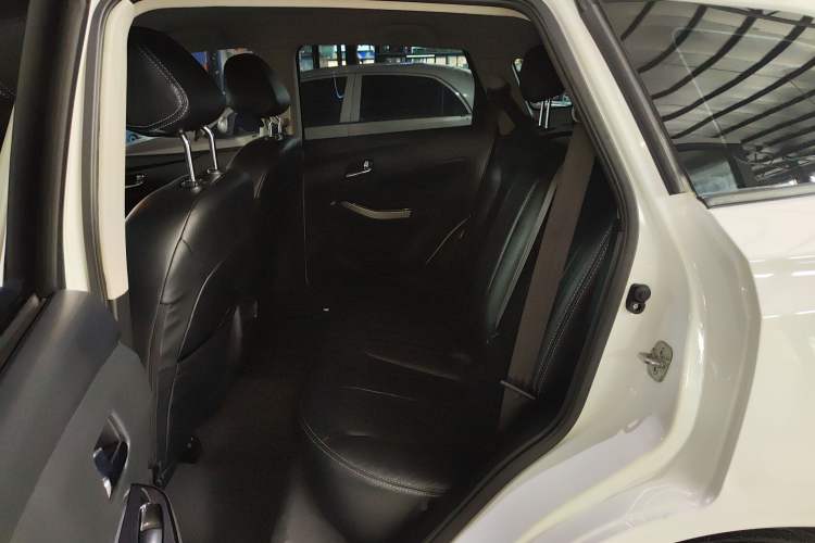 Used Venucia T70 2016 2.0L CVT Smart Choice Edition
