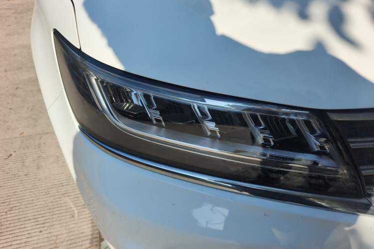 Used Roewe RX5 2018 20T Two-Wheel Drive Manual Internet Elite Edition