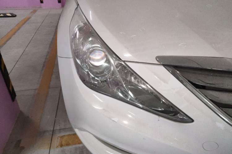 Used Hyundai Sonata 2011 2.0L Automatic Supreme Edition Right Front Headlight