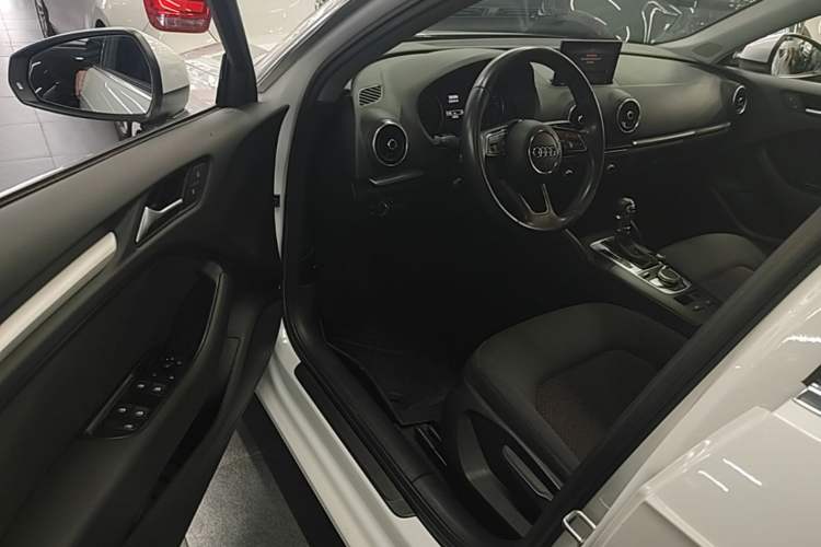 Used Audi A3 2020 Restyled Sportback 35 TFSI Entry-Level China VI Emission Standard