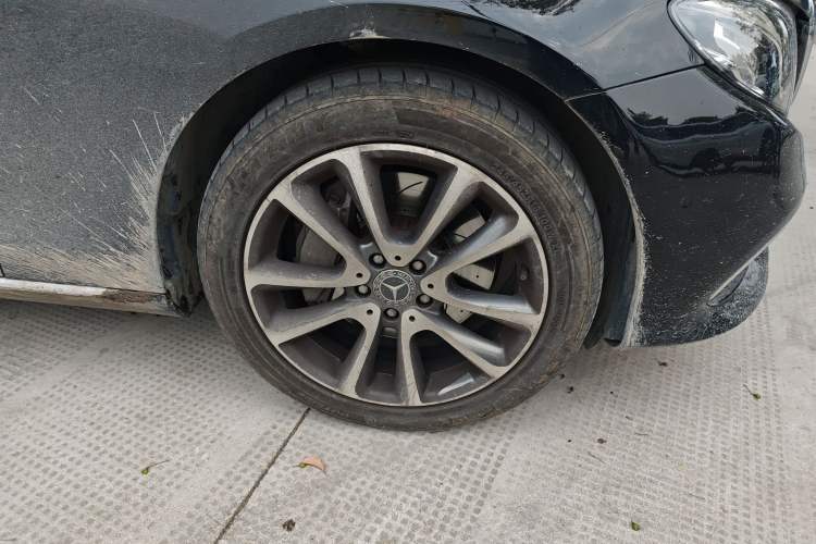 Used Mercedes-Benz E-Class 2018 Facelift E 300 L Luxury Edition