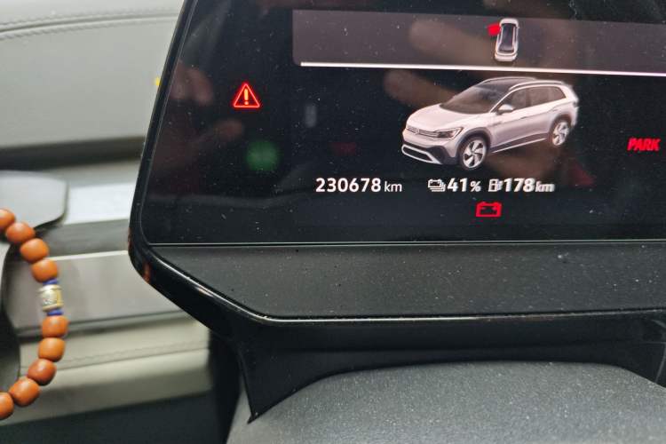 Used Volkswagen ID.6 CROZZ 2021 Long-Range PURE+ Edition Odometer Close Up