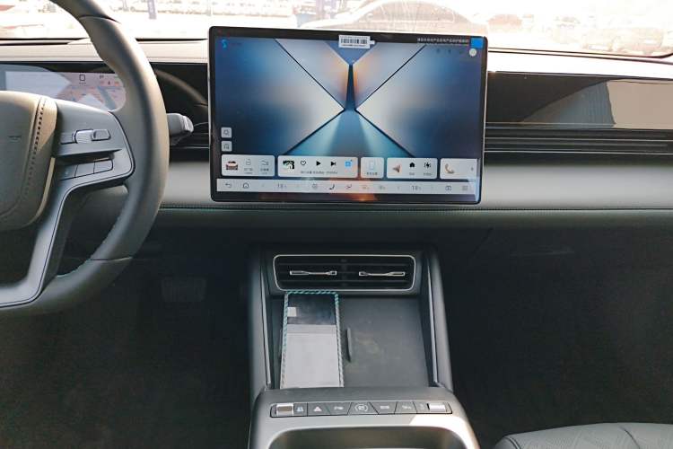 Used BYD Qin L 2025 EV 545KM Cloud Suspension Edition Audio And AC Panel