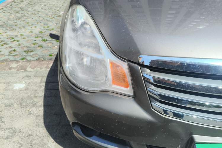 Used Nissan Sylphy 2016 Classic 1.6XE Manual Comfort Edition Right Front Headlight