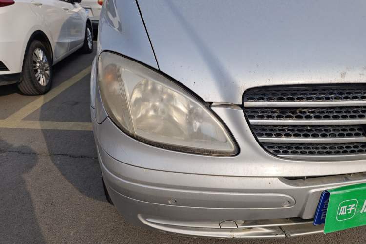 Used Mercedes-Benz Viano 2010 2.5L Luxury Edition