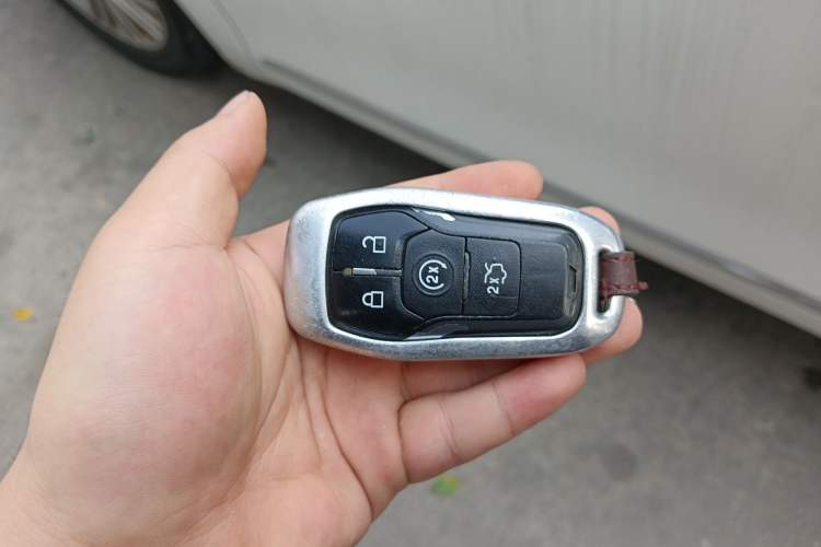 Used Ford Taurus 2017 EcoBoost 245 Fashion Edition Vehicle Key