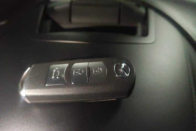 Used Mazda 3 Axela 2014 Sedan 2.0L Automatic Flagship Model Vehicle Key