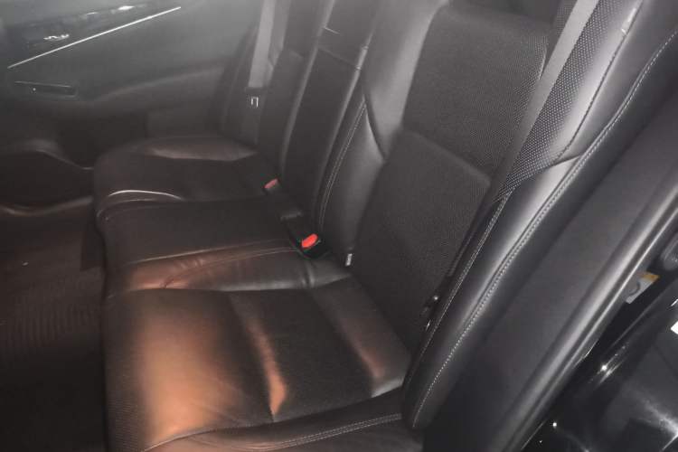 Used Toyota Crown 2015 2.0T Fashion Edition
