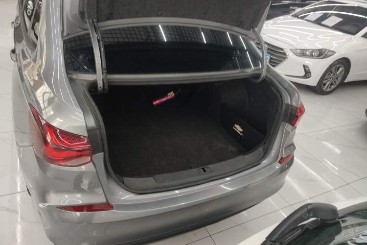 Used Chevrolet Monza 2020 Light Hybrid Redline 320T Dual-Clutch Joyful Edition
