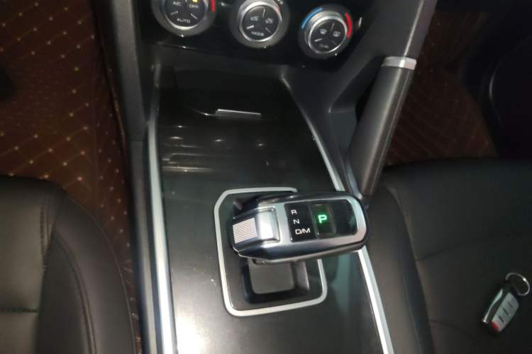 Used Haval H6 2018 Red-Label Sport Edition 1.5T Automatic Two-Wheel Drive Elite Model Gear Lever