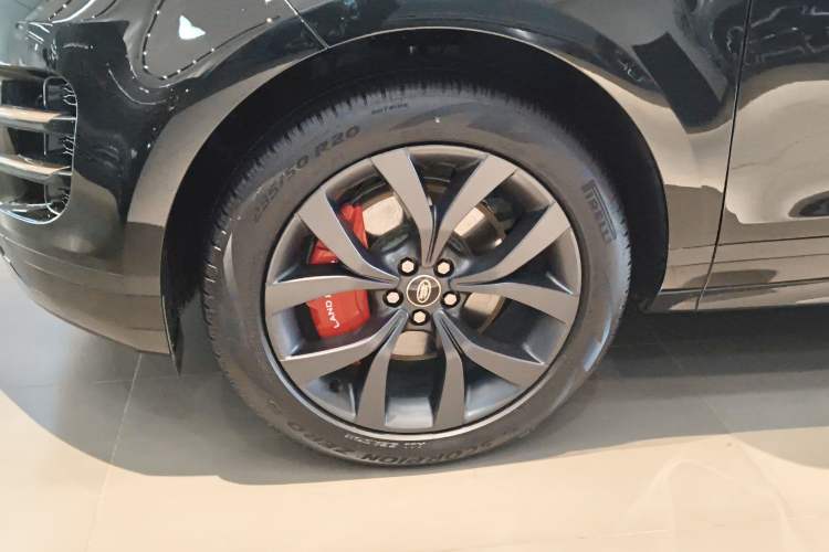 Used Land Rover Range Evoque 2023 Aurora L 249 PS Collins Antique Bronze Special Edition Left Front Wheel Hub