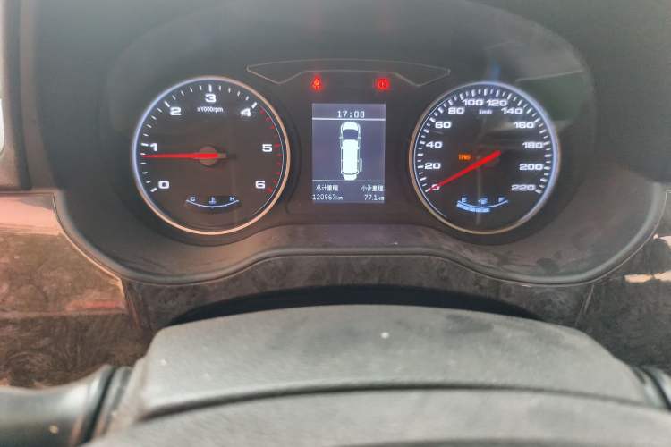 Used JAC Refine M4 2017 1.9T Diesel Manual Luxury Model Odometer Close Up