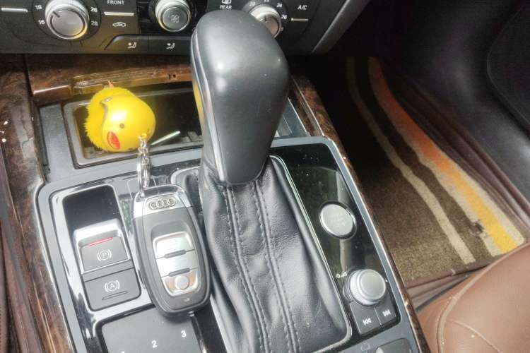 Used Audi A6L 2018 30th Anniversary Edition TFSI Trendy Model Gear Lever