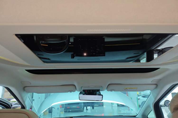 Used XPeng X9 2024 702 Ultra-Long Range Max Headliner