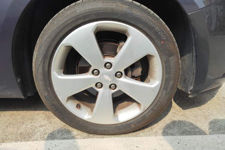 Used Chevrolet Cruze 2013 1.8L SX AT Right Front Wheel Hub